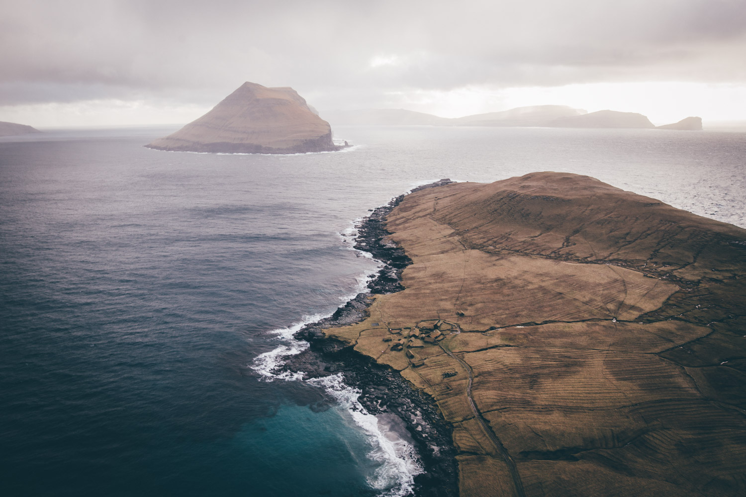 Faroe Islands Florian Besser Travel Färör Inseln Reise Foto Helicopter Helikopter Atlantic Airways